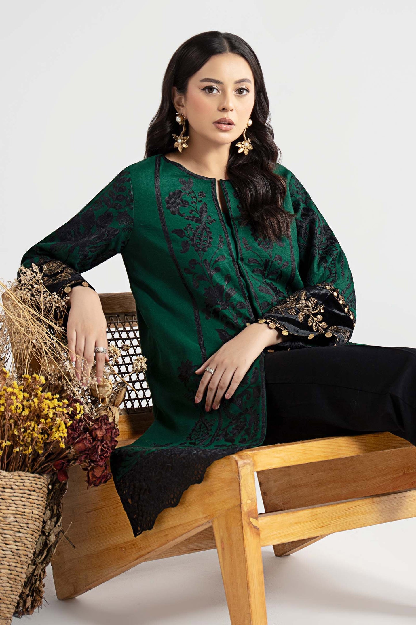 DW-W25-18-Green | Luxury Pret | MARIA.B