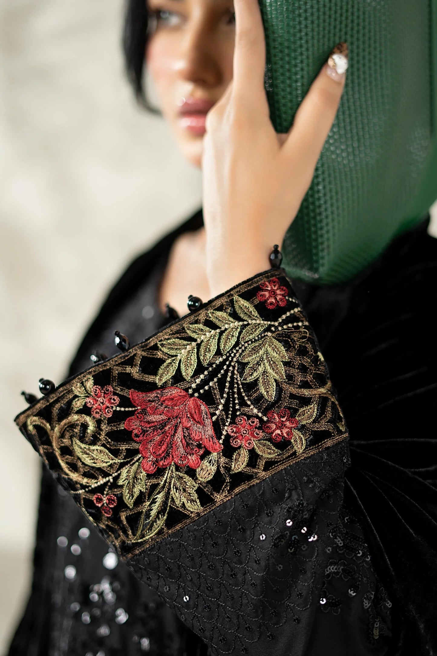 DW-W25-20-Black | Luxury Pret | MARIA.B