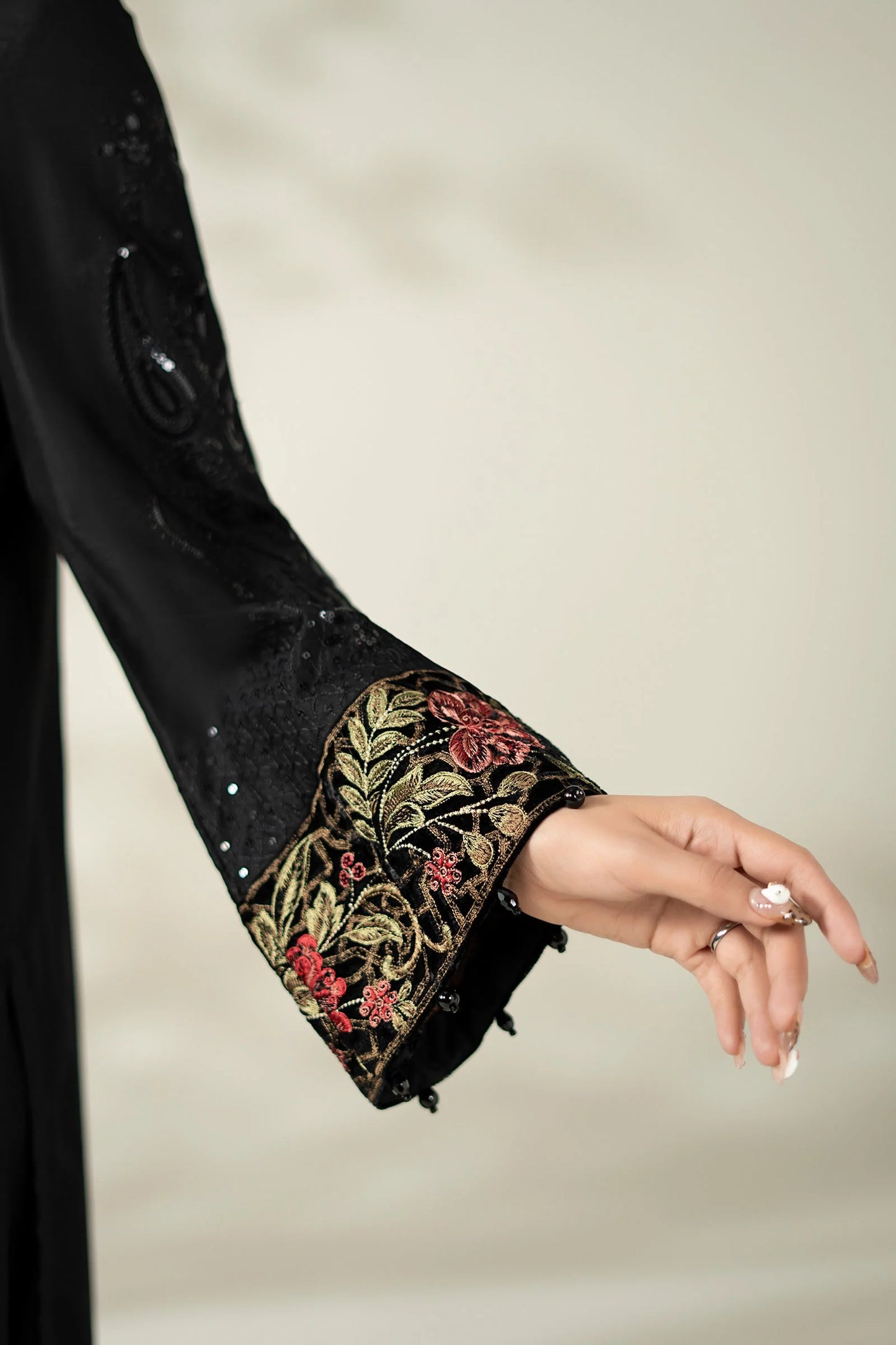 DW-W25-20-Black | Luxury Pret | MARIA.B