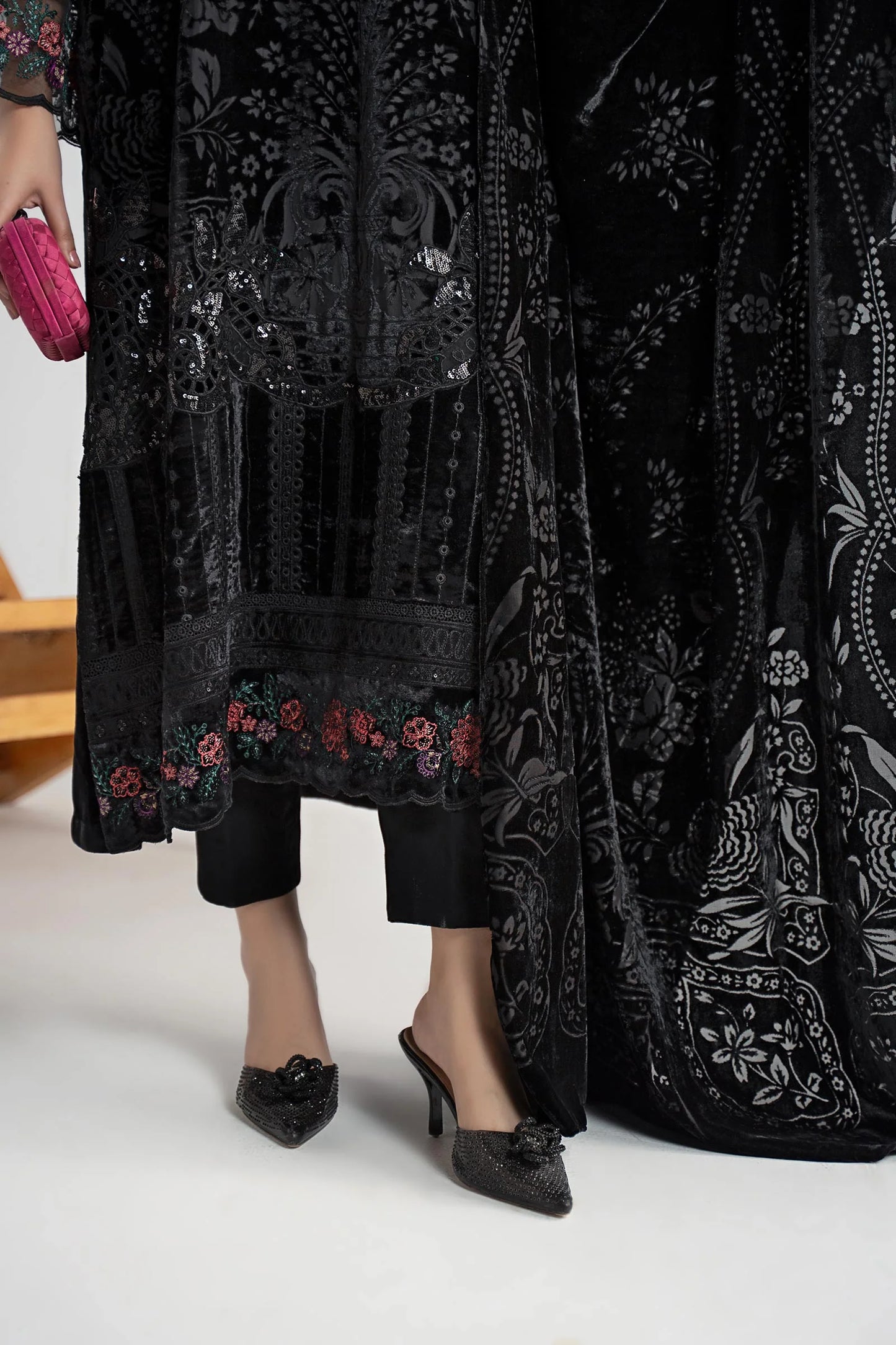 DW-W25-23-Black | Luxury Pret | MARIA.B