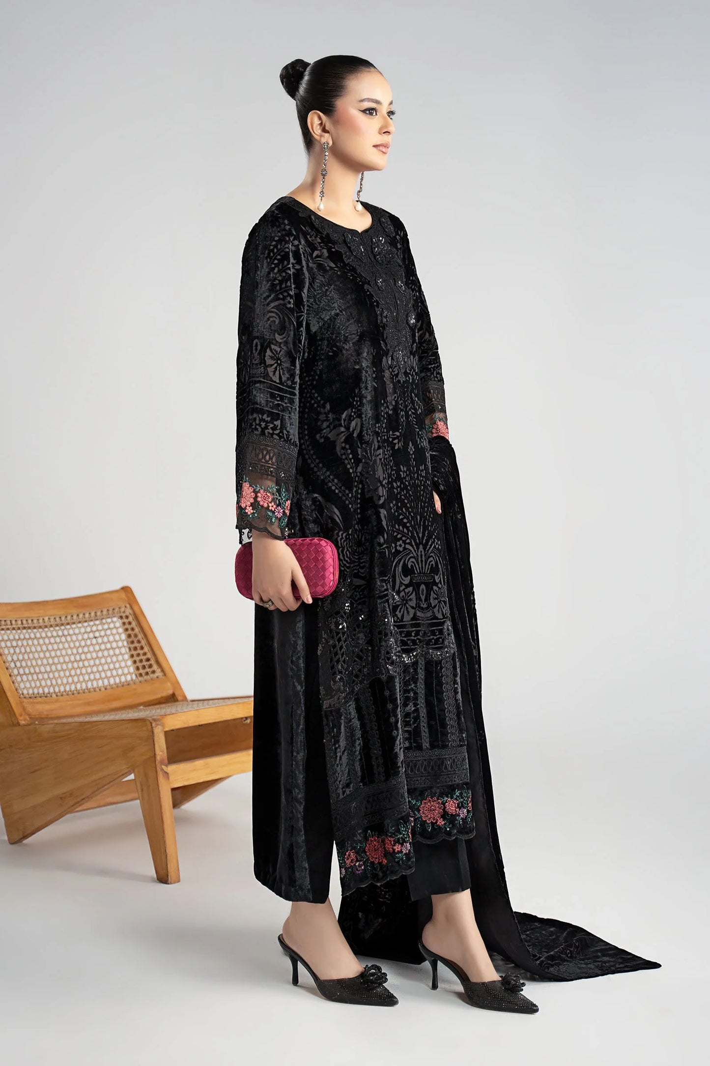 DW-W25-23-Black | Luxury Pret | MARIA.B