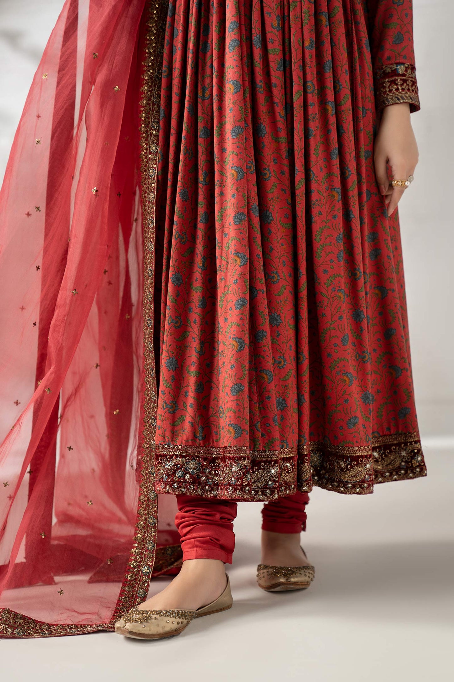 DW-W25-25-Red | Luxury Pret | MARIA.B