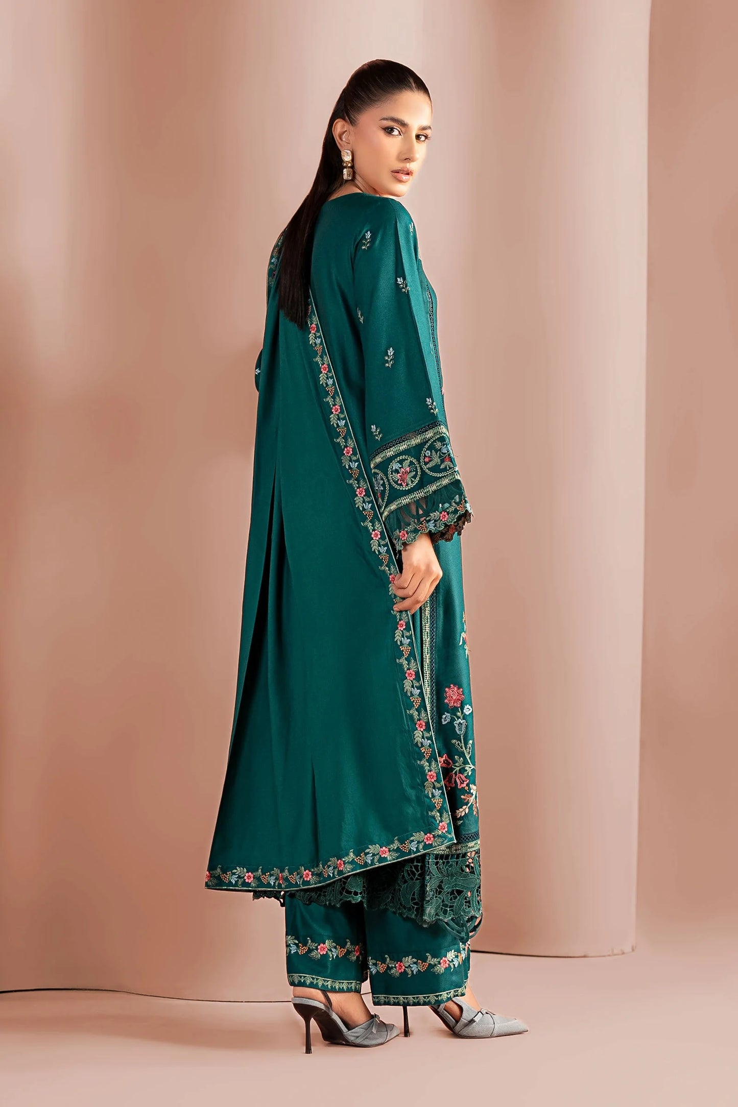 DW-W25-26-Green | Luxury Pret | MARIA.B