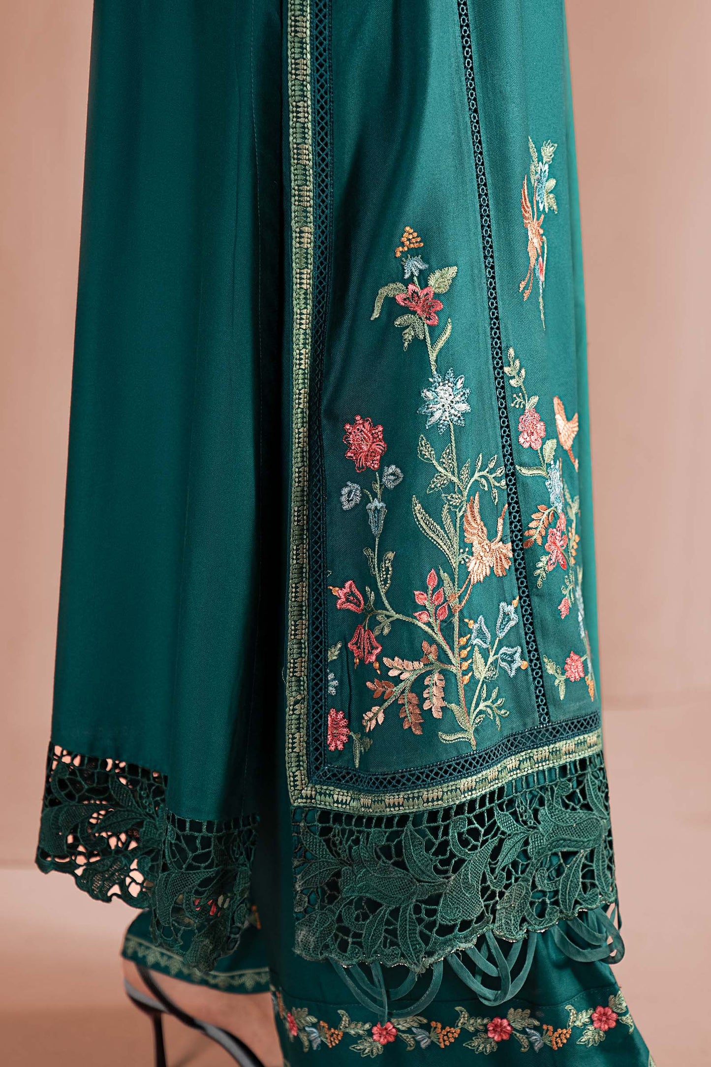 DW-W25-26-Green | Luxury Pret | MARIA.B