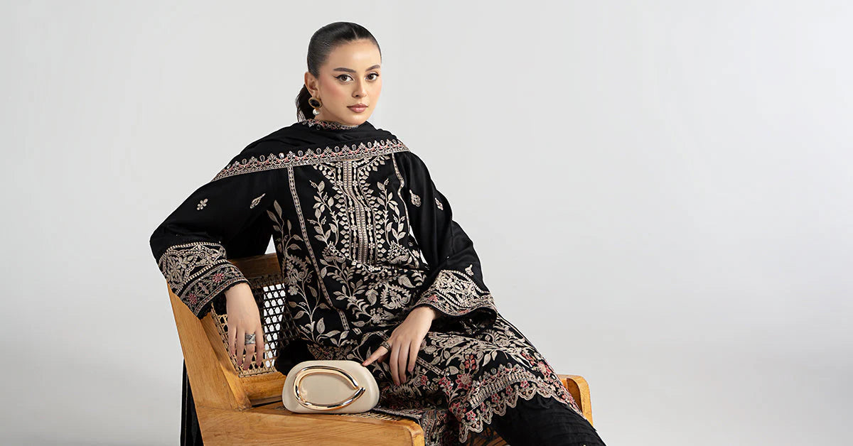 DW-W25-32-Black | Luxury Pret | MARIA.B