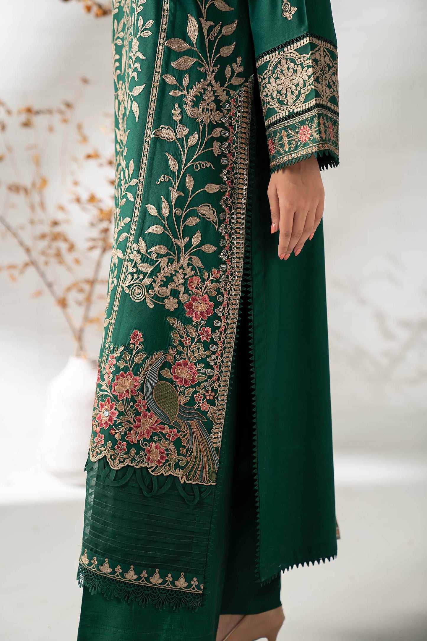 DW-W25-32-Green | Luxury Pret | MARIA.B