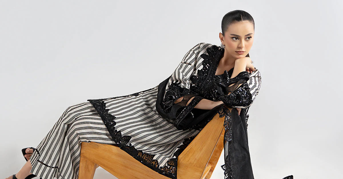 DW-W25-33-Black | Luxury Pret | MARIA.B