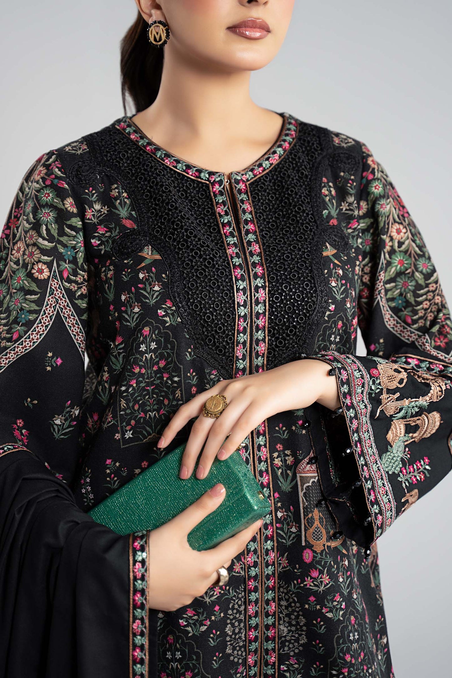 DW-W25-35-Black | Luxury Pret | MARIA.B