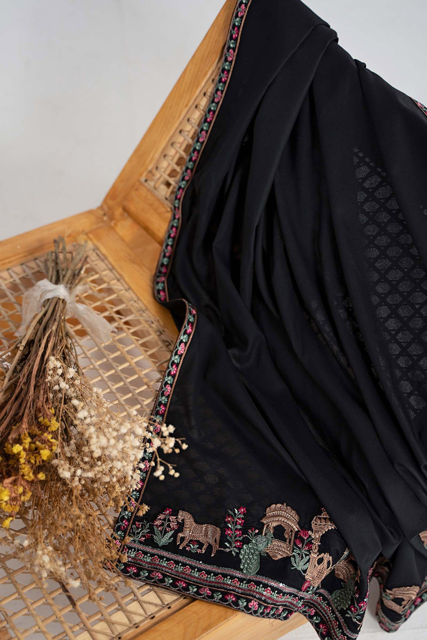 DW-W25-35-Black | Luxury Pret | MARIA.B