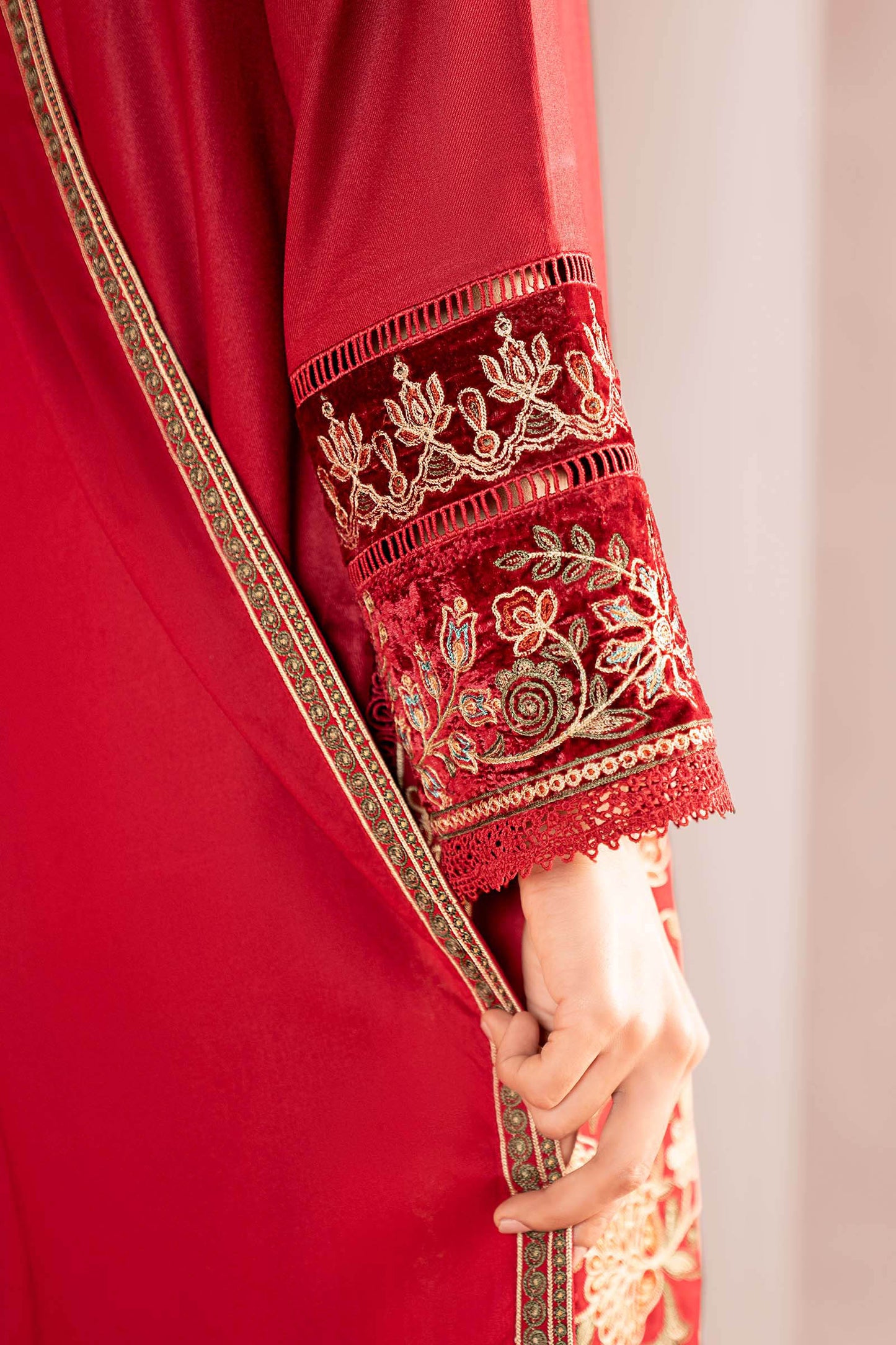 DW-W25-36-Red | Luxury Pret | MARIA.B