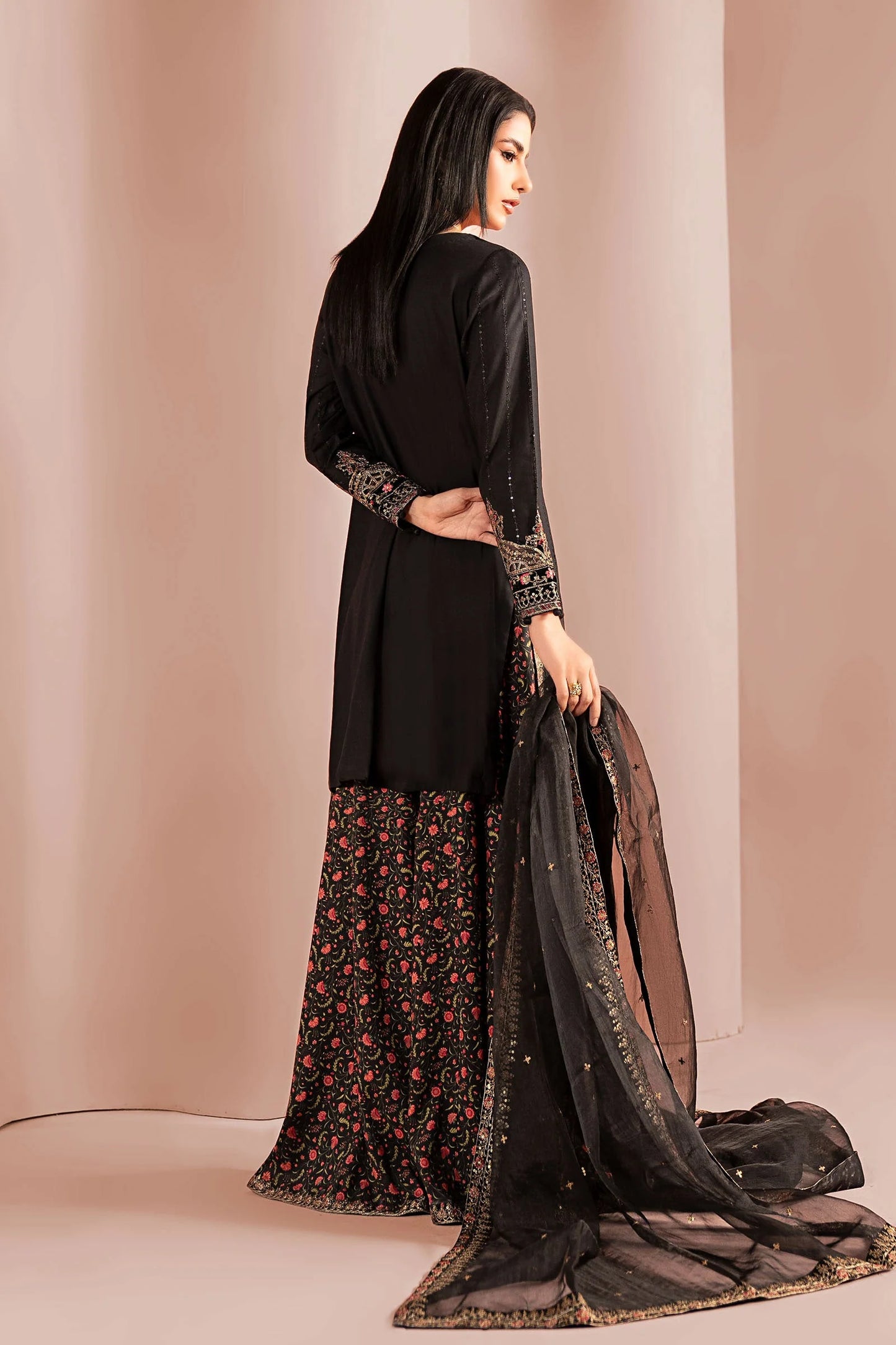 DW-W25-40-Black | Luxury Pret | MARIA.B