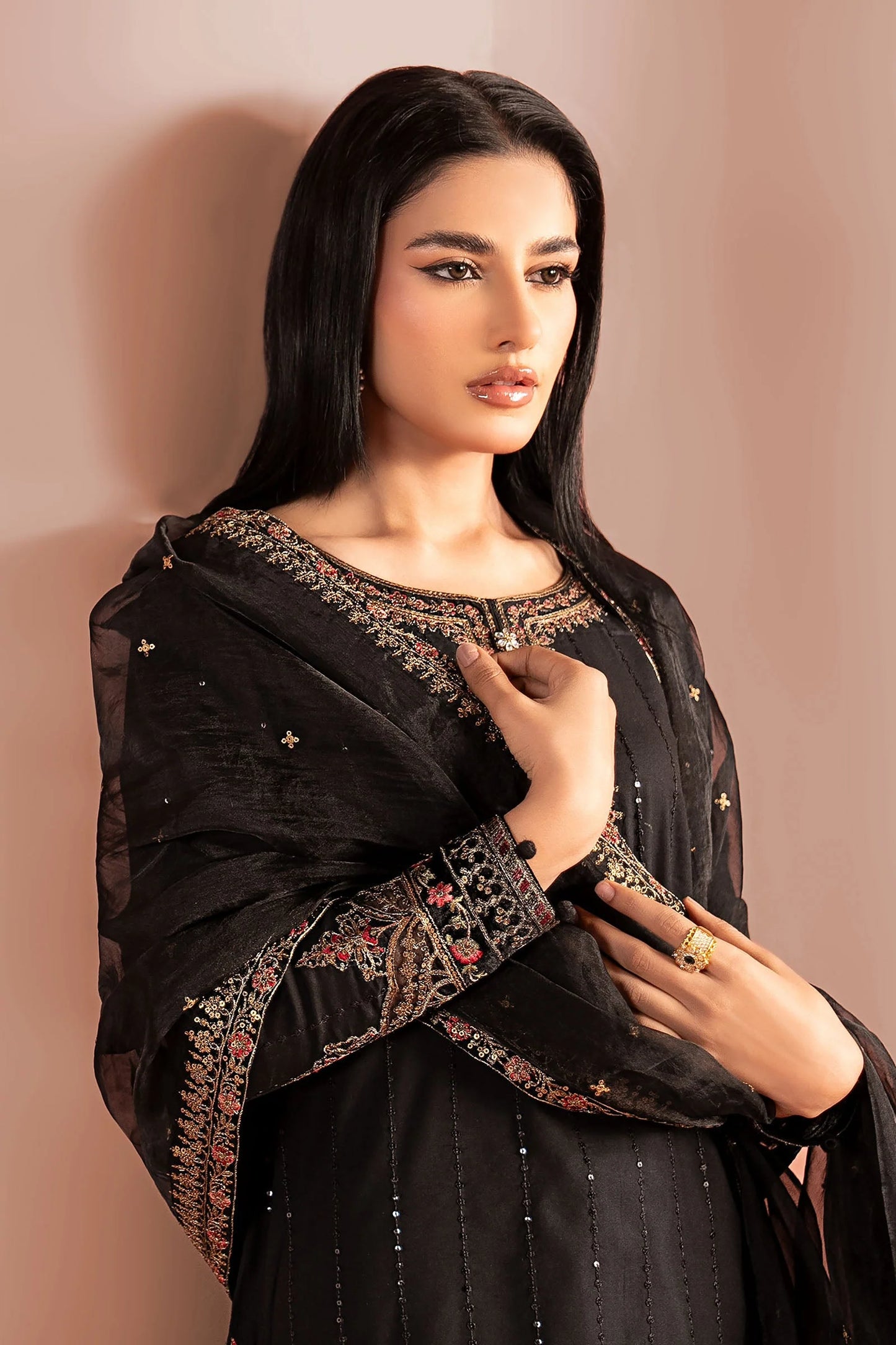 DW-W25-40-Black | Luxury Pret | MARIA.B