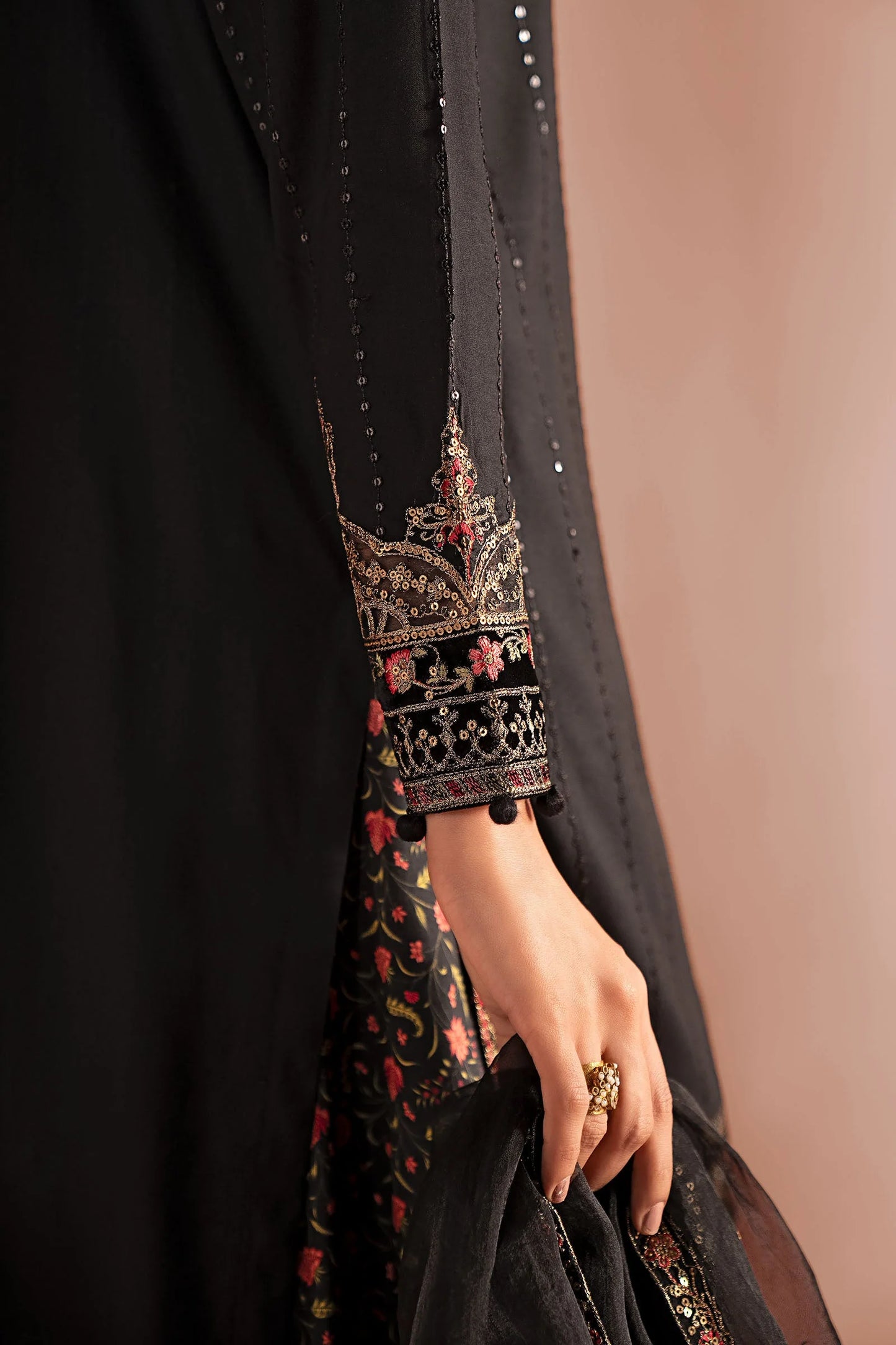 DW-W25-40-Black | Luxury Pret | MARIA.B