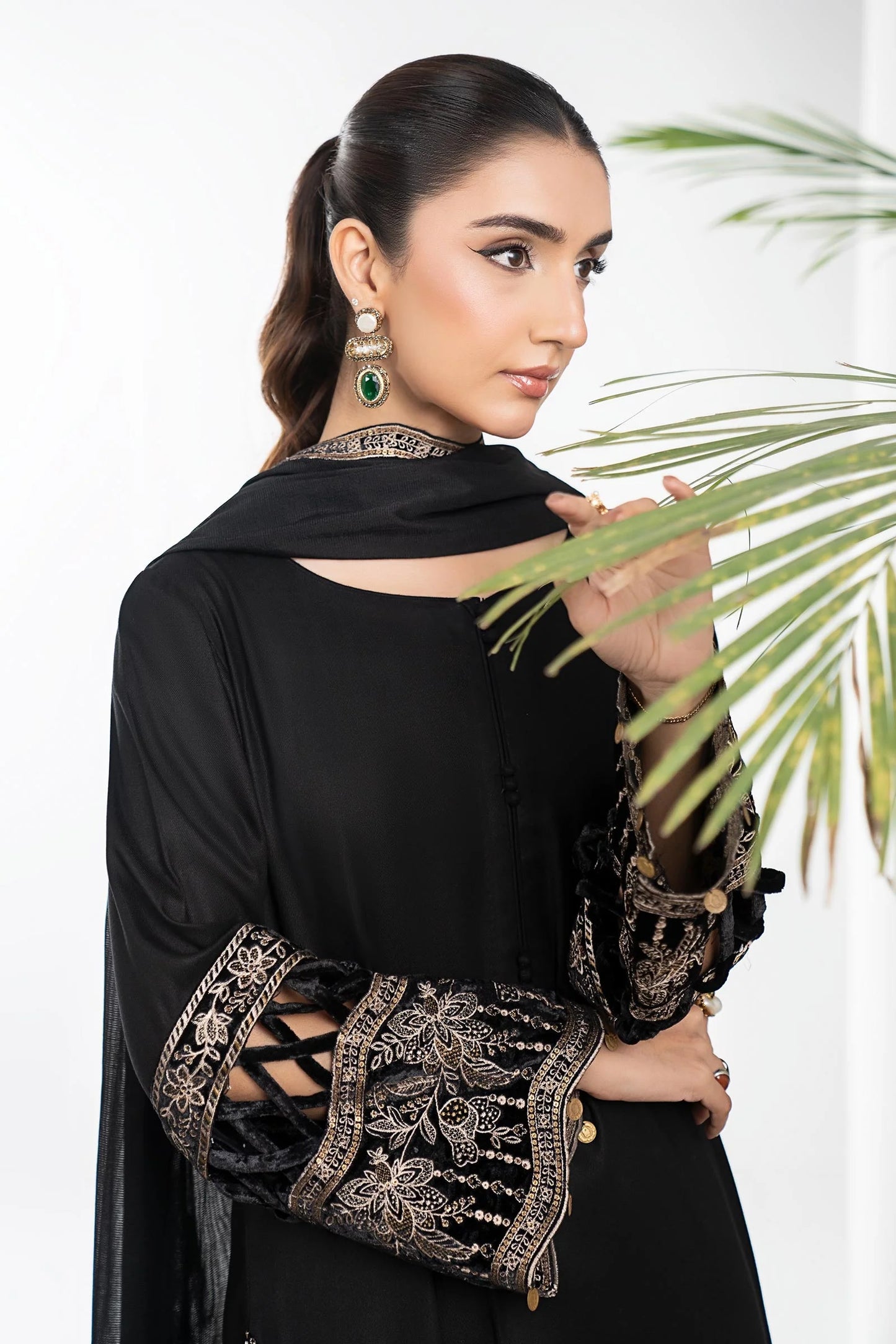 DW-W25-48-Black | Luxury Pret | MARIA.B