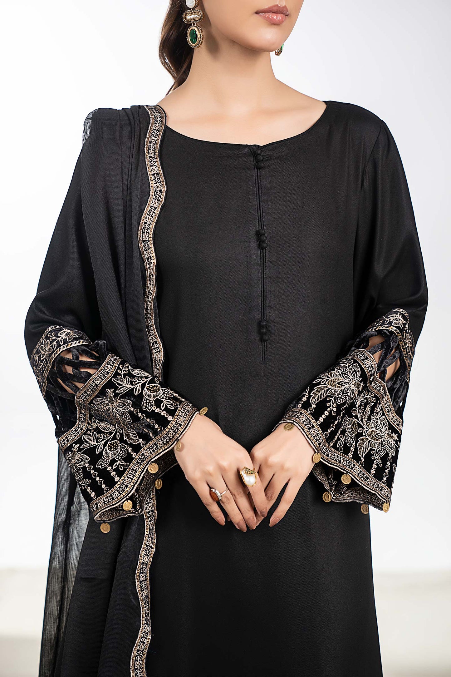 DW-W25-48-Black | Luxury Pret | MARIA.B