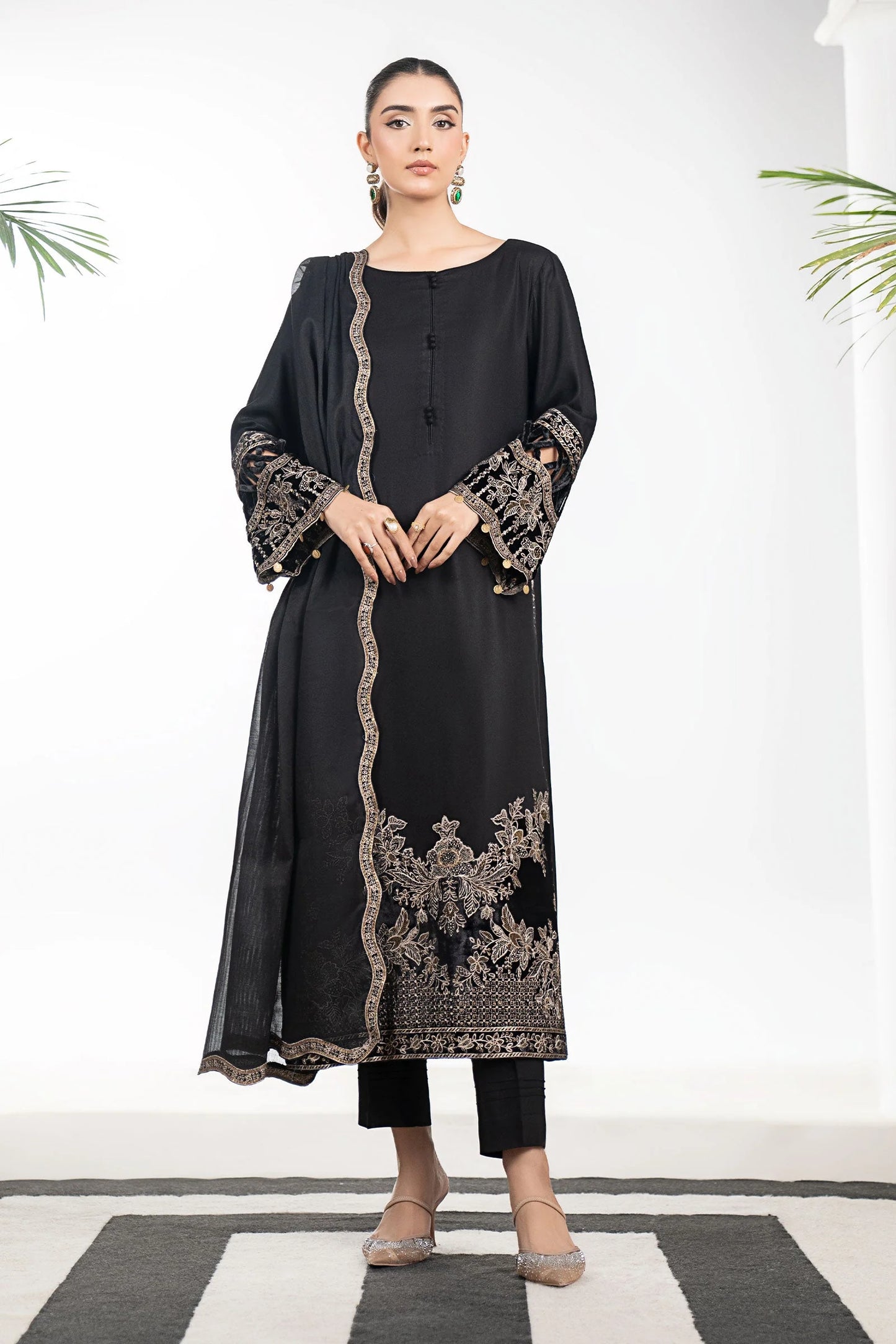 DW-W25-48-Black | Luxury Pret | MARIA.B