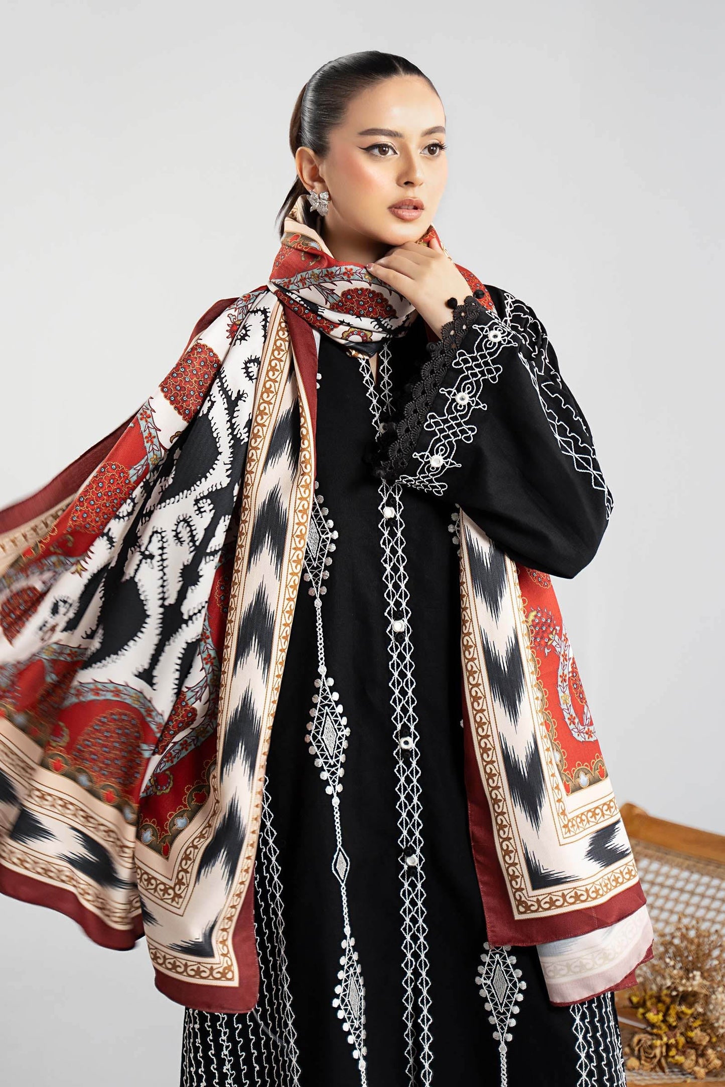 DW-W25-51-Black | Luxury Pret | MARIA.B