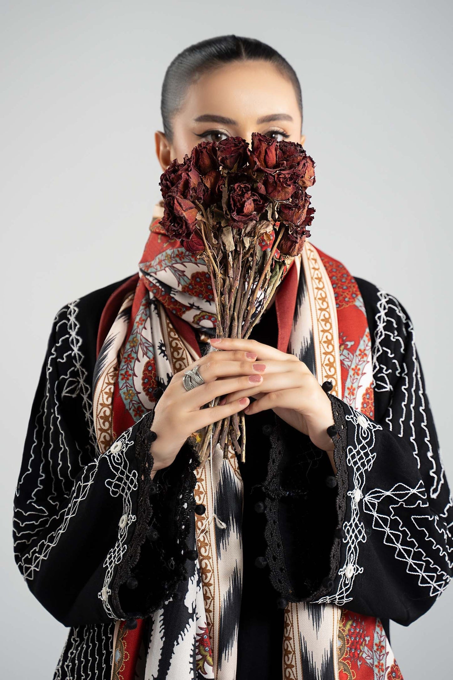 DW-W25-51-Black | Luxury Pret | MARIA.B