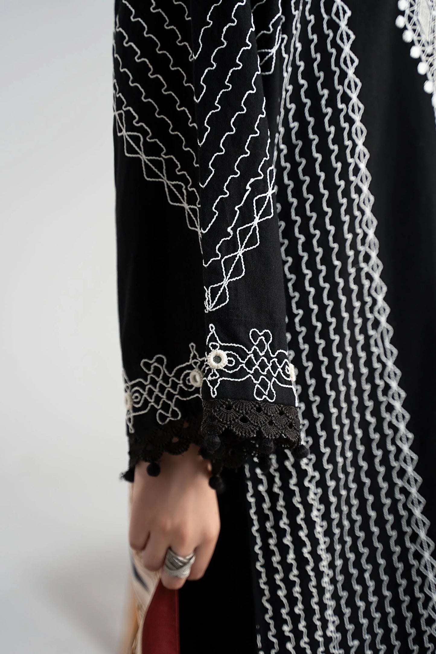 DW-W25-51-Black | Luxury Pret | MARIA.B