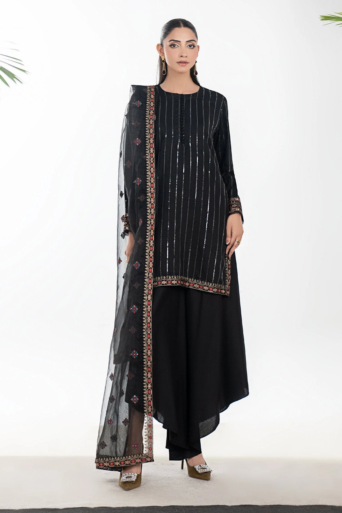 DW-W25-63-Black | Luxury Pret | MARIA.B