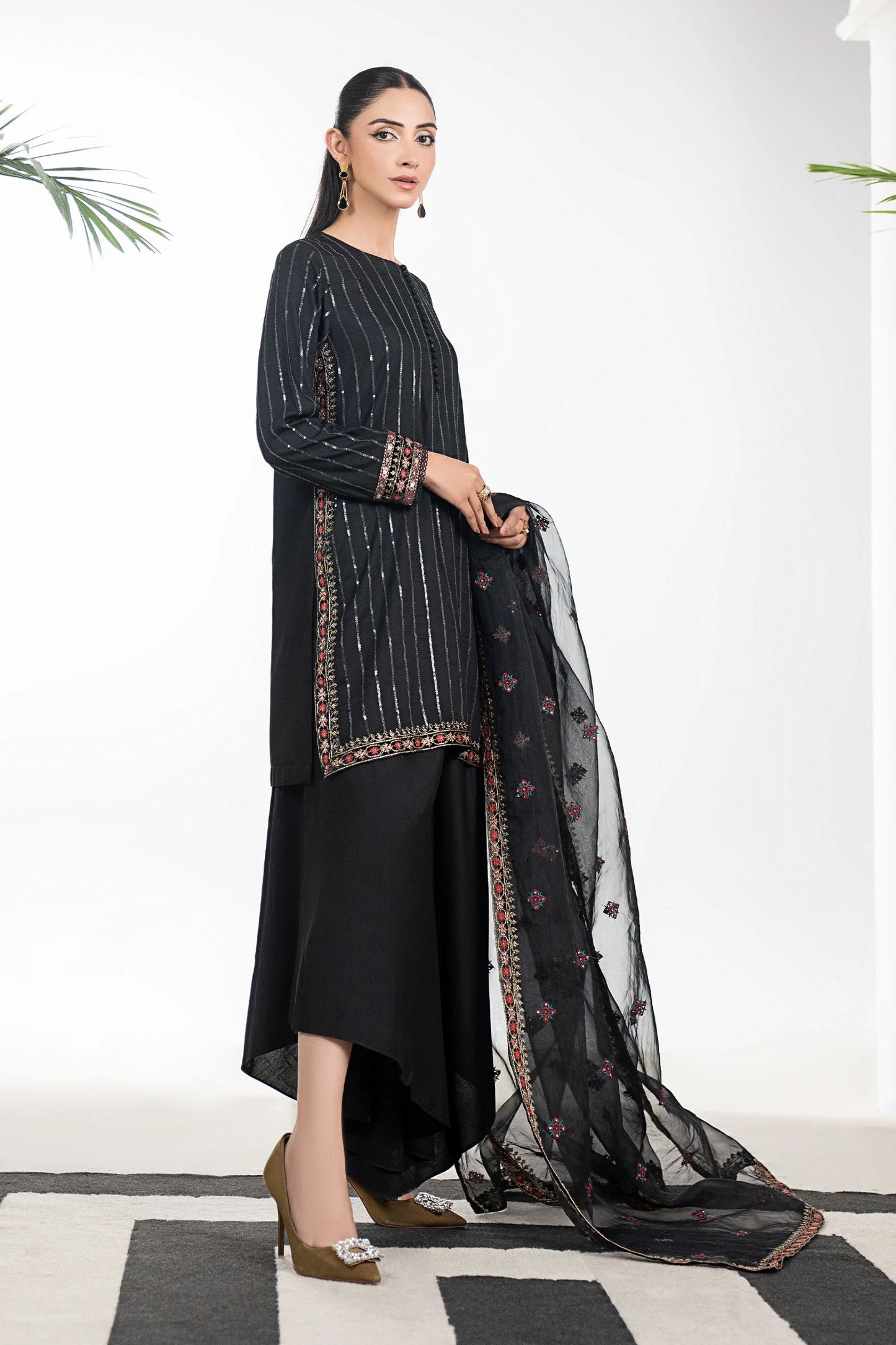 DW-W25-63-Black | Luxury Pret | MARIA.B