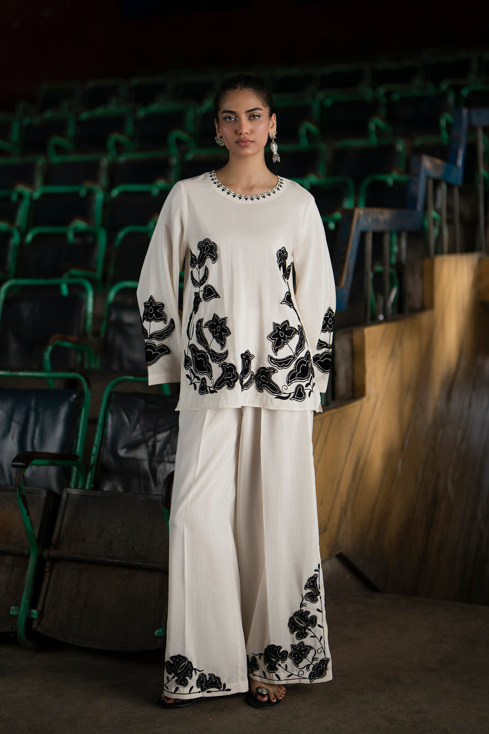 OFF WHITE | E0610/119/002 | Boho Look Book | Ethnc