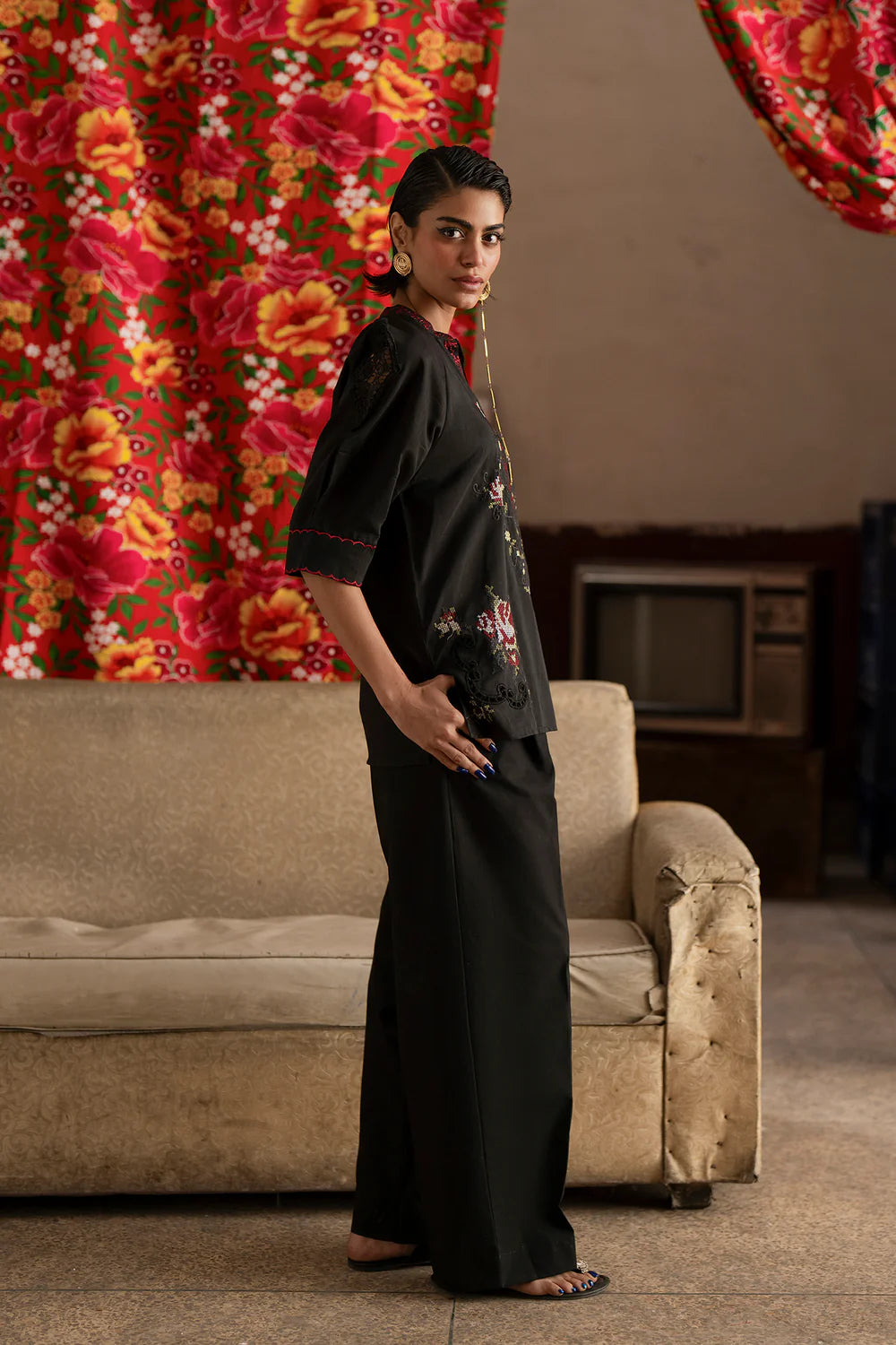 JET BLACK | E0611/119/902 | Boho Look Book | Ethnc