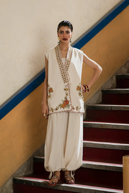 ANTIQUE WHITE | E0612/119/006 | Boho Look Book | Ethnc