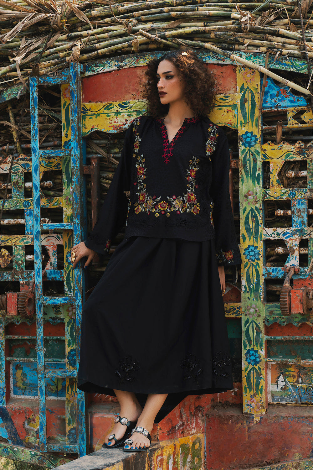 JET BLACK | E0622/119/902 | Boho Look Book | Ethnc