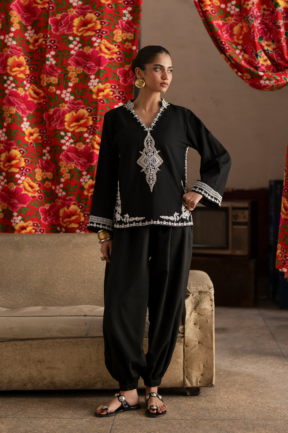 BLACK | E0629/119/901 | Boho Look Book | Ethnc