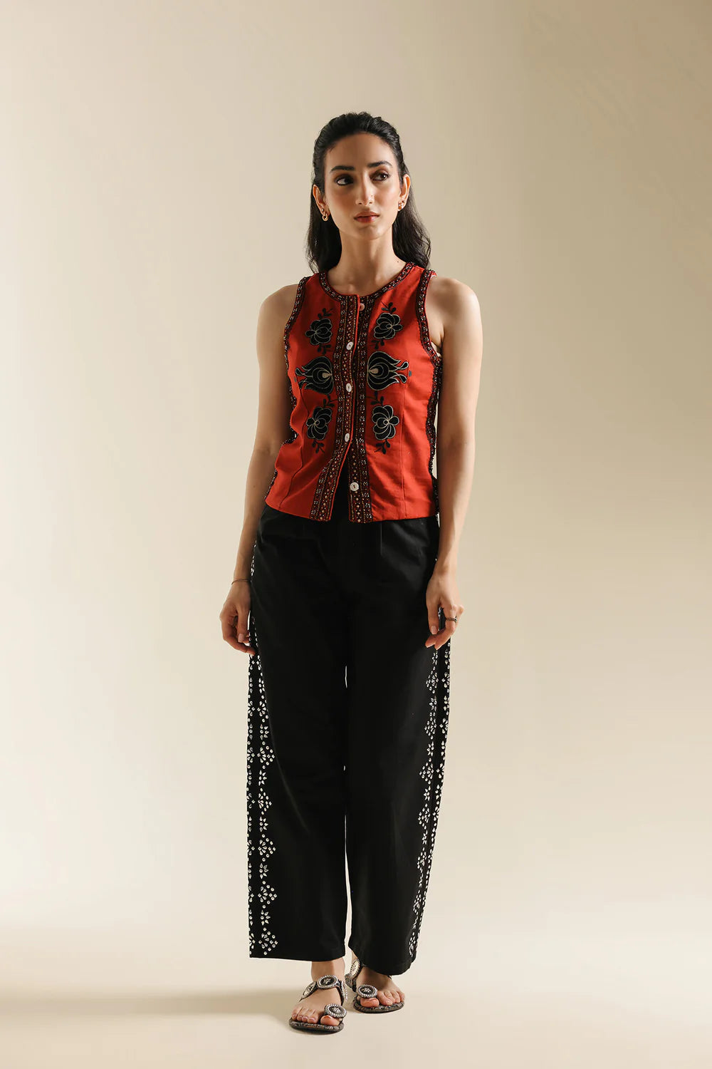 TRUE RED | E0648/119/308 | Boho Look Book | Ethnc