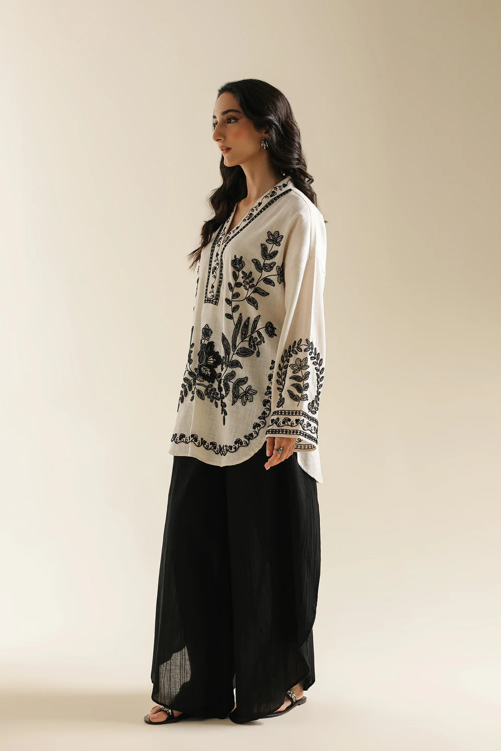 OFF WHITE | E0652/119/002 | Boho Look Book | Ethnc