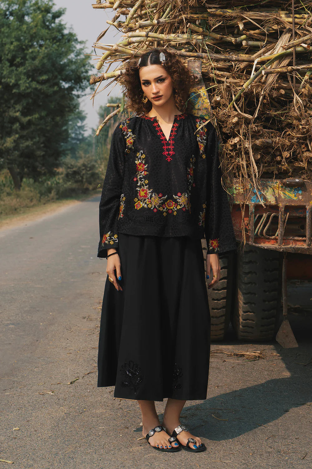 JET BLACK | E0674/119/902 | Boho Look Book | Ethnc