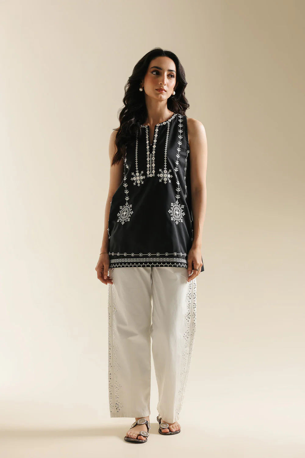 JET BLACK | E0702/119/902 | Boho Look Book | Ethnc