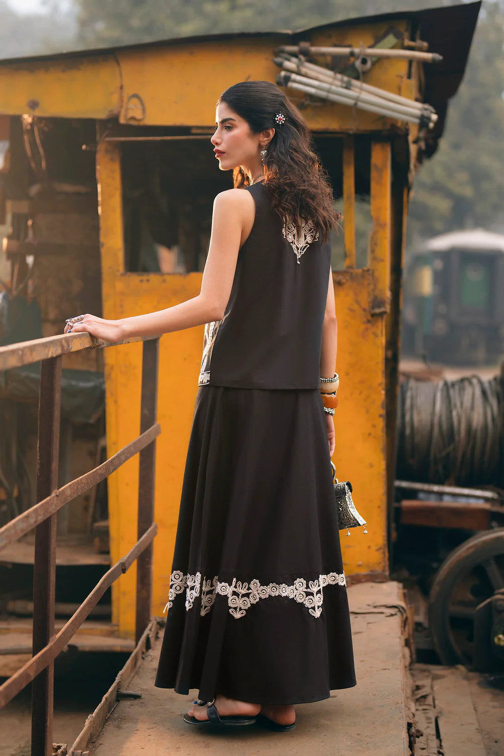 JET BLACK | E0704/119/902 | Boho Look Book | Ethnc