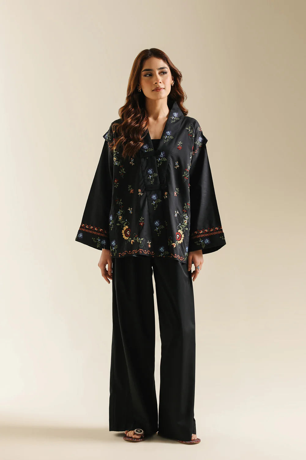 JET BLACK | E0722/119/902 | Boho Look Book | Ethnc