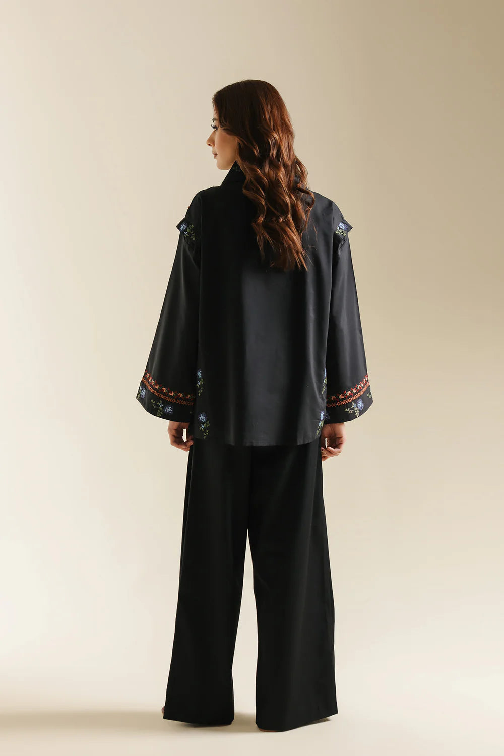 JET BLACK | E0722/119/902 | Boho Look Book | Ethnc