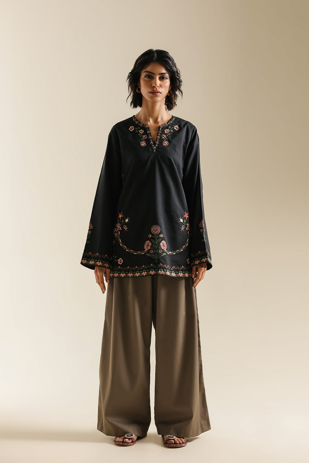 JET BLACK | E0736/119/902 | Boho Look Book | Ethnc