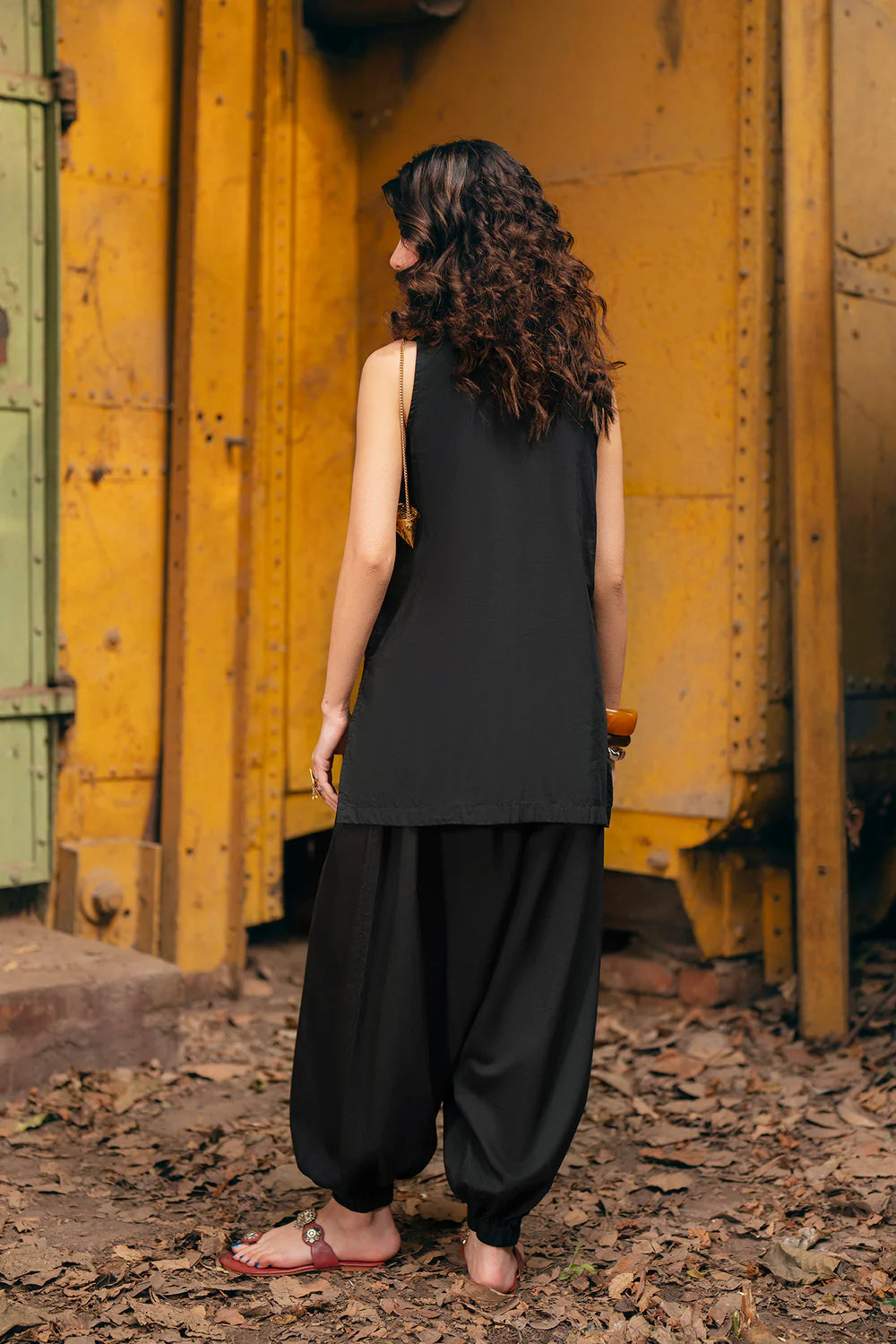 JET BLACK | E0753/119/902 | Boho Look Book | Ethnc