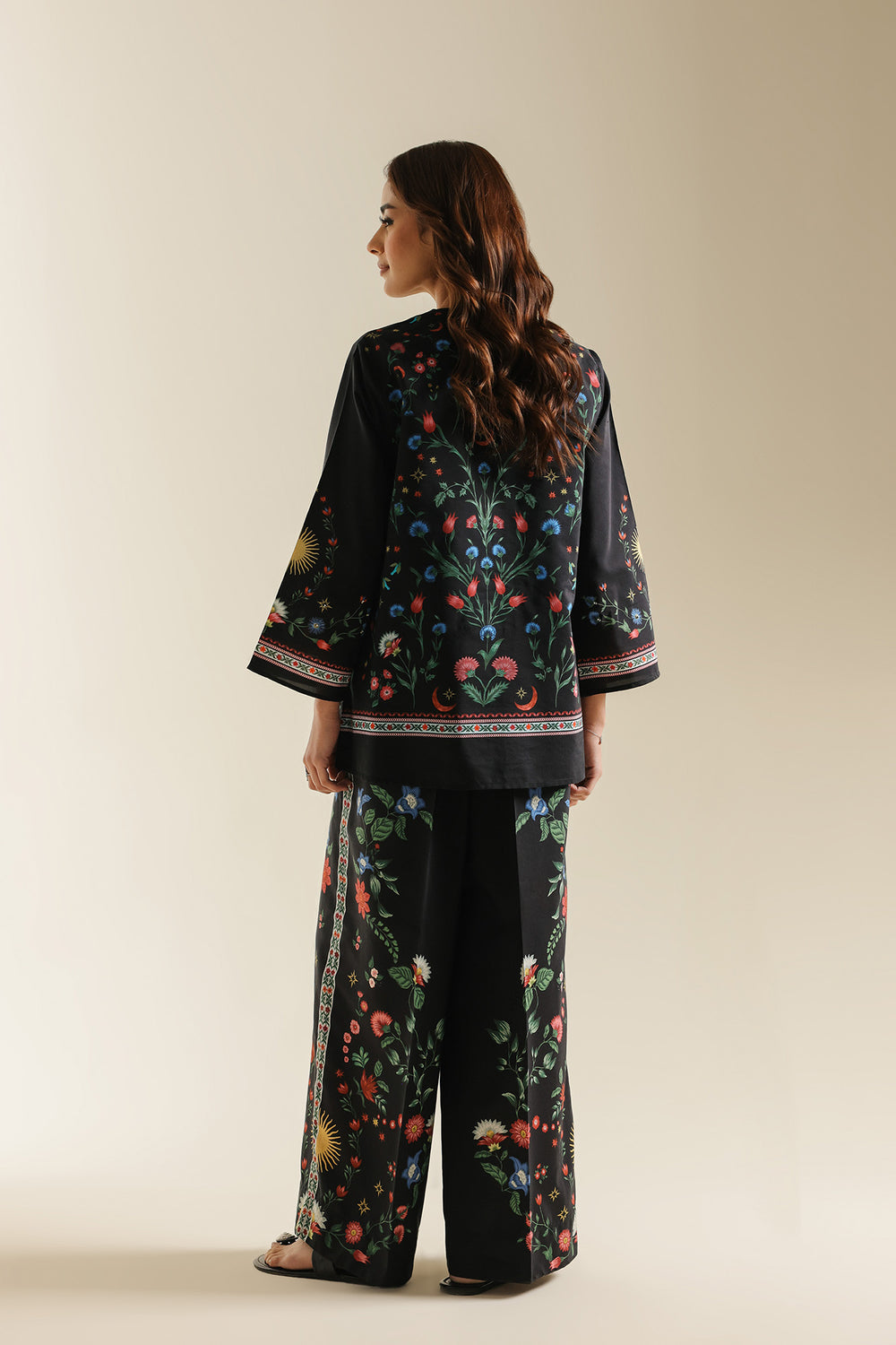 JET BLACK | E0774/119/902 | Boho Look Book | Ethnc