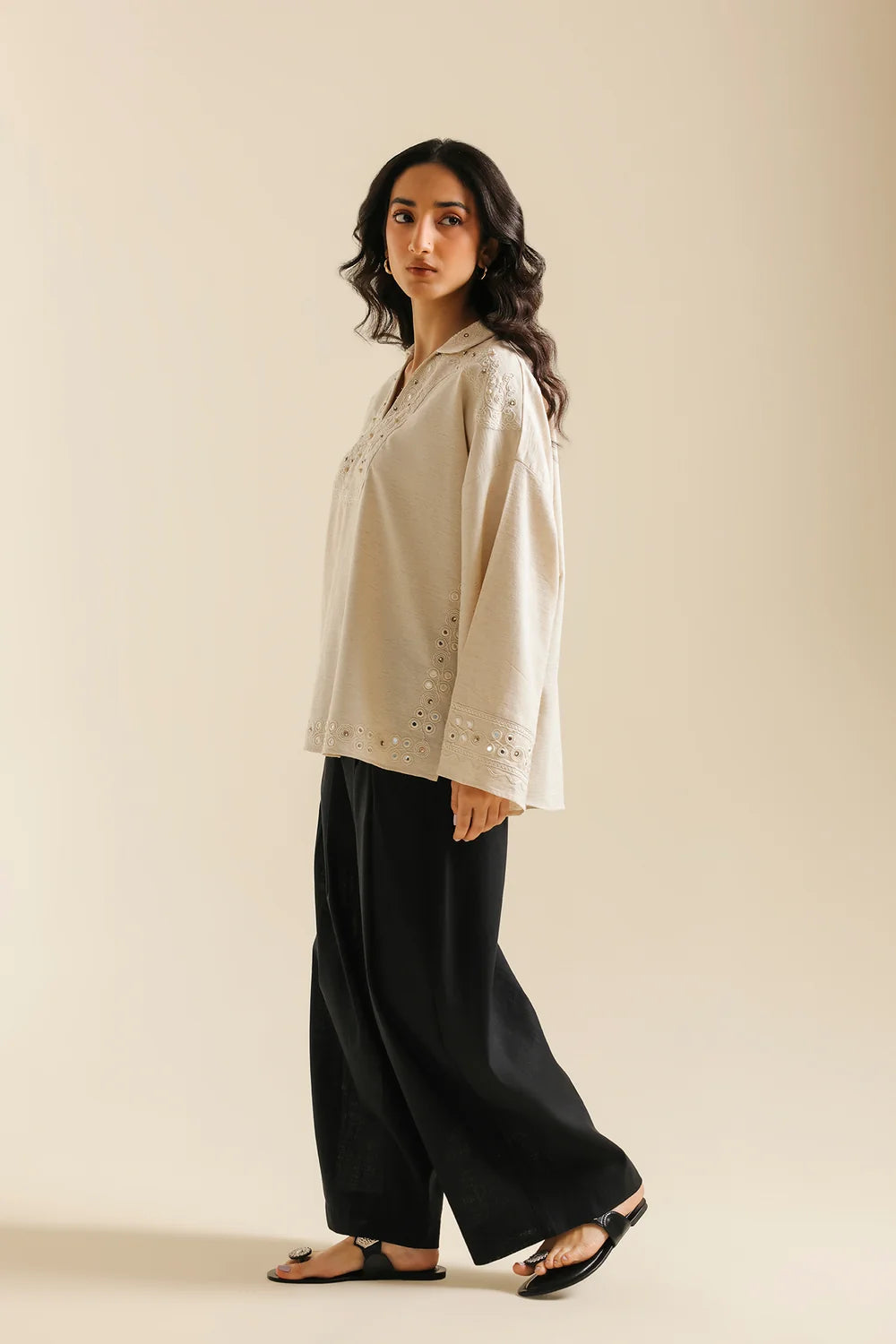 JET BLACK | E0837-119-902 | BOHO NEW LOOKBOOK | Ethnc