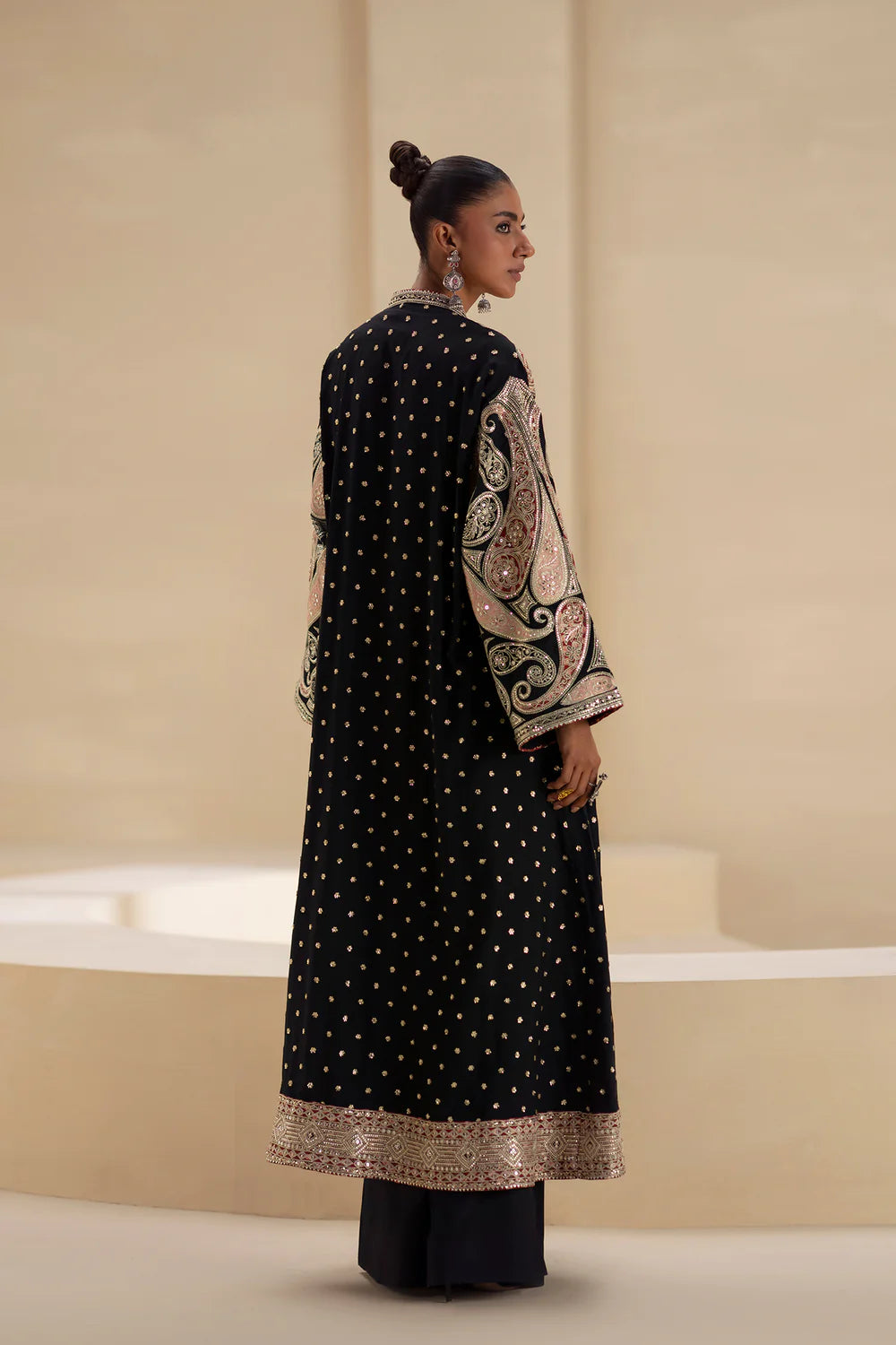 JET BLACK | E0937/104/902 | Winter Collection '25 | Ethnc