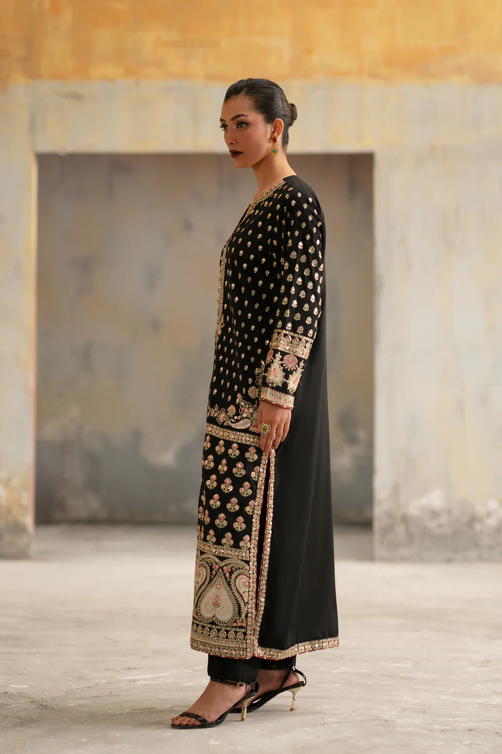 BLACK | E1010/104/901 | Boutique collection SS' 26 Drop 2 | Ethnc