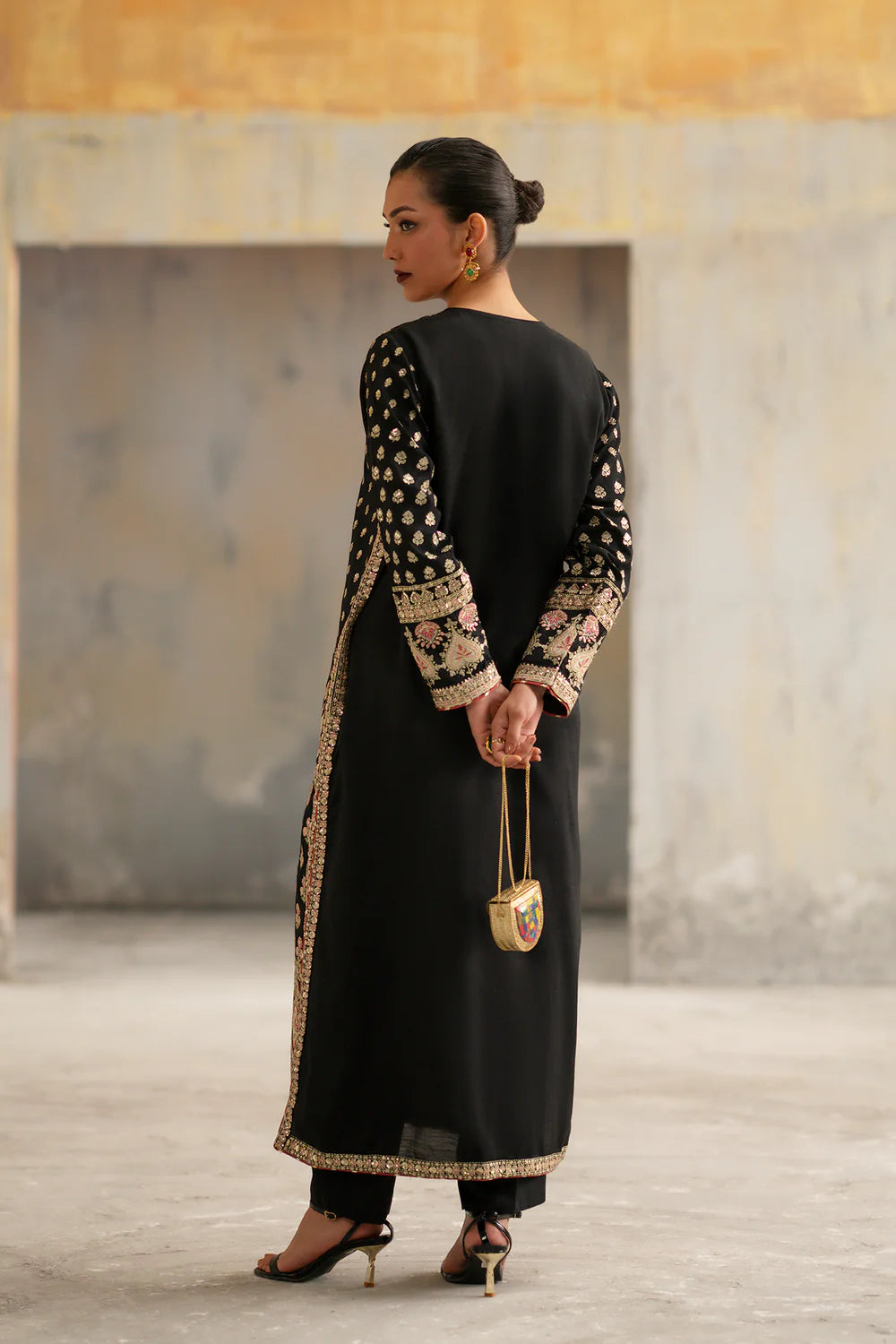 BLACK | E1010/104/901 | Boutique collection SS' 26 Drop 2 | Ethnc