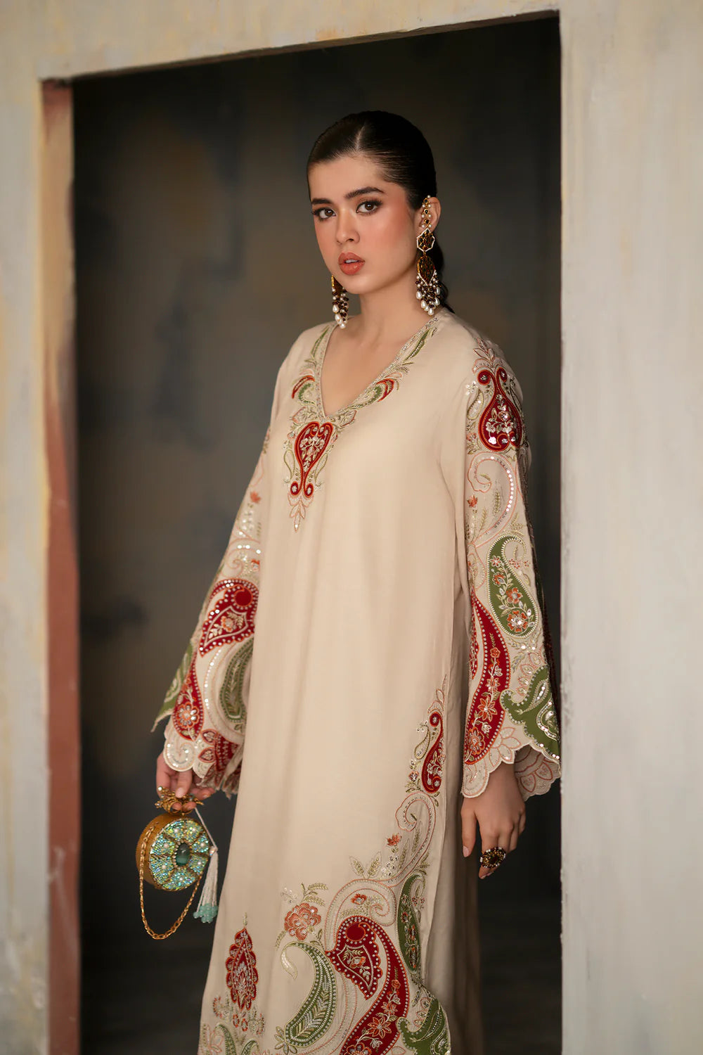 ANTIQUE WHITE | E1054/104/006 | Boutique collection SS' 26 Drop 2 | Ethnc