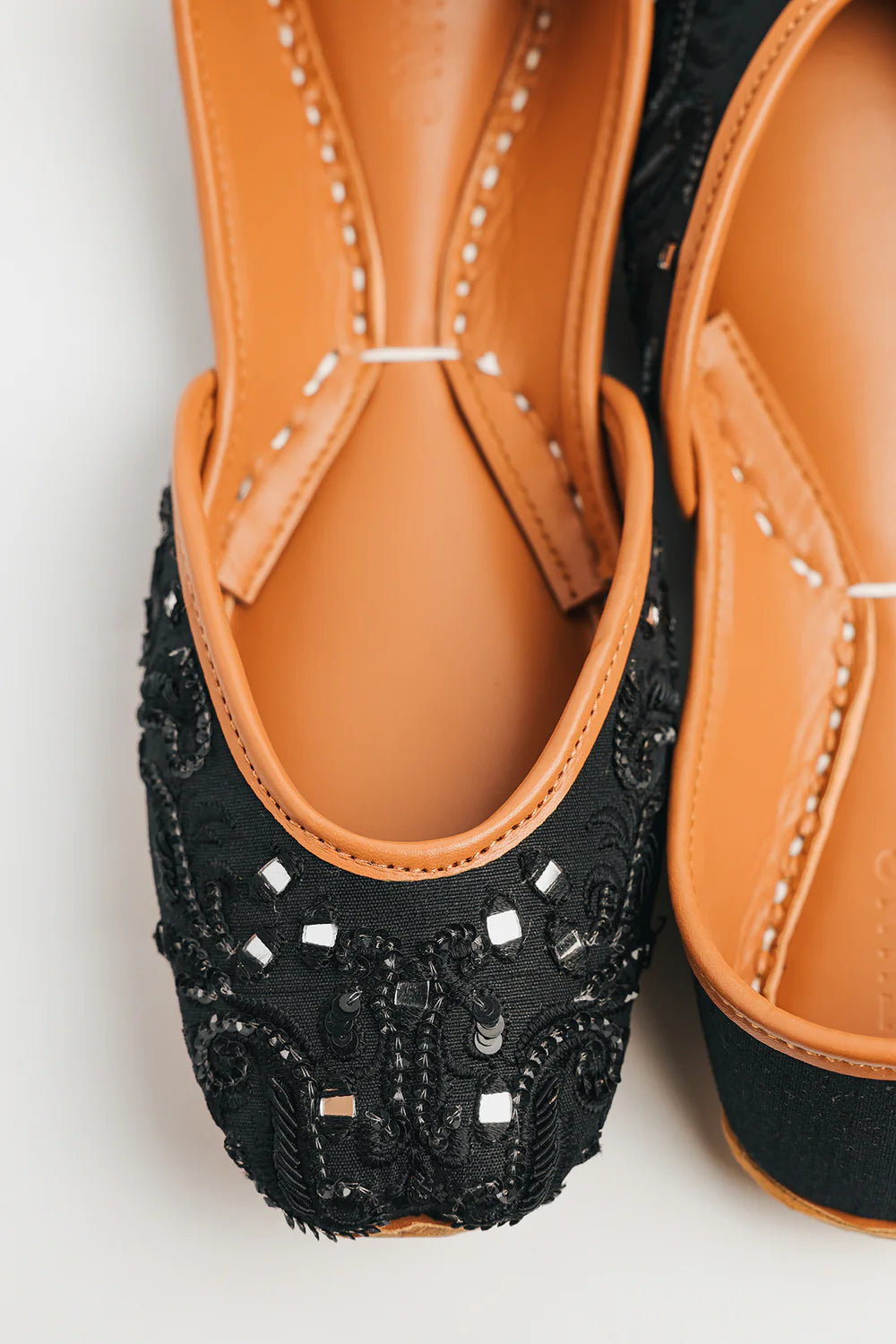 BLACK | E1109/109/901 | ETHNC | FOOTWEAR