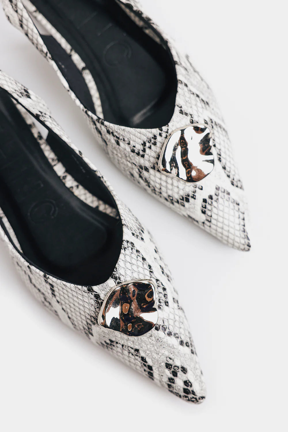 OFF WHITE | E1132/109/002 | ETHNC | FOOTWEAR