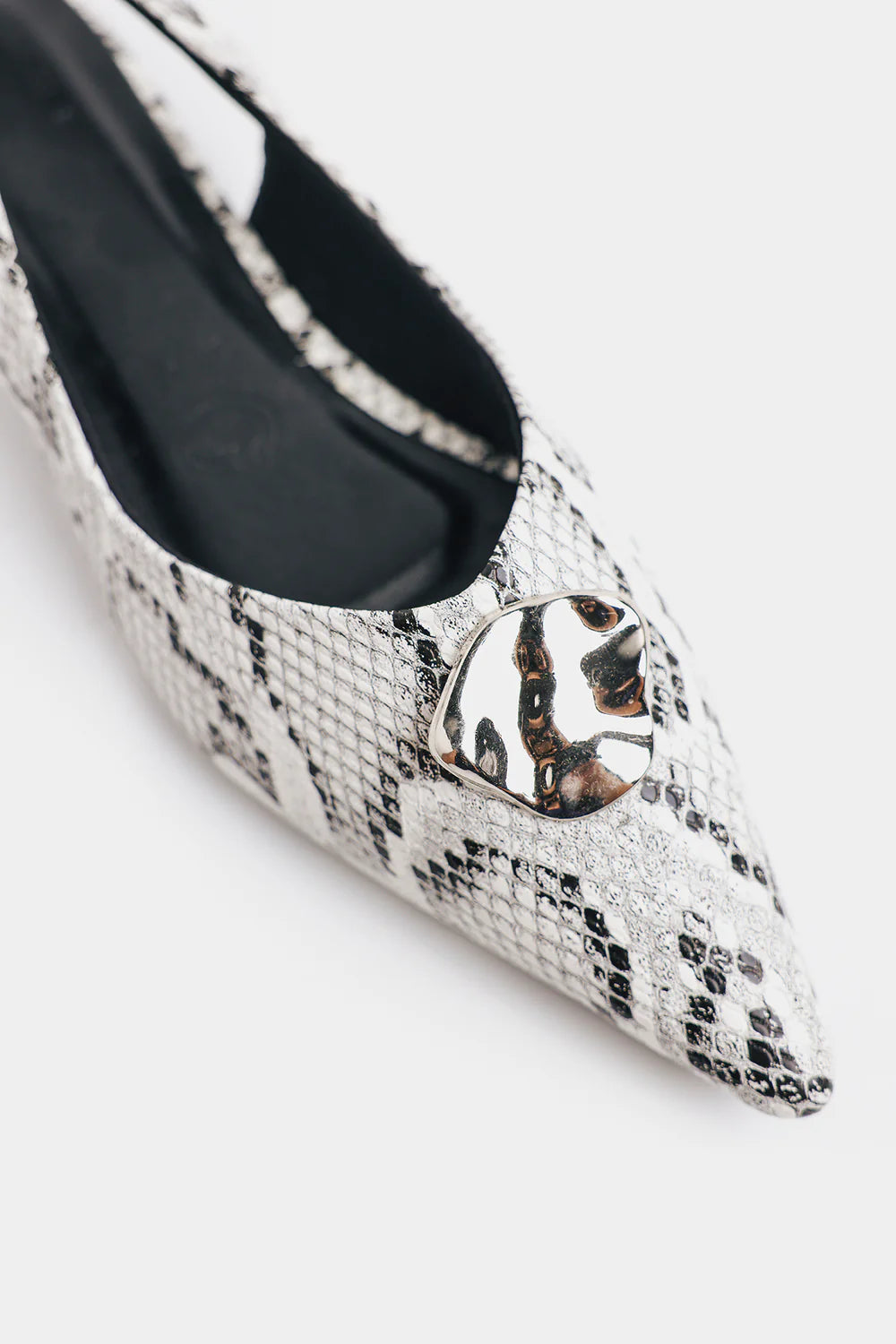 OFF WHITE | E1132/109/002 | ETHNC | FOOTWEAR