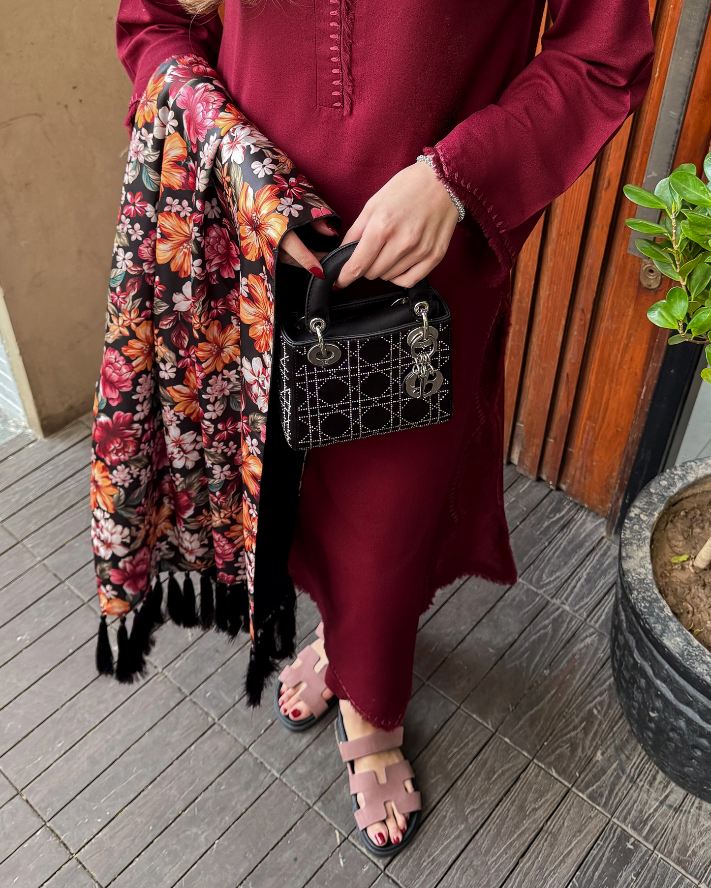 Rouge Embroided Thread Set | LIRA