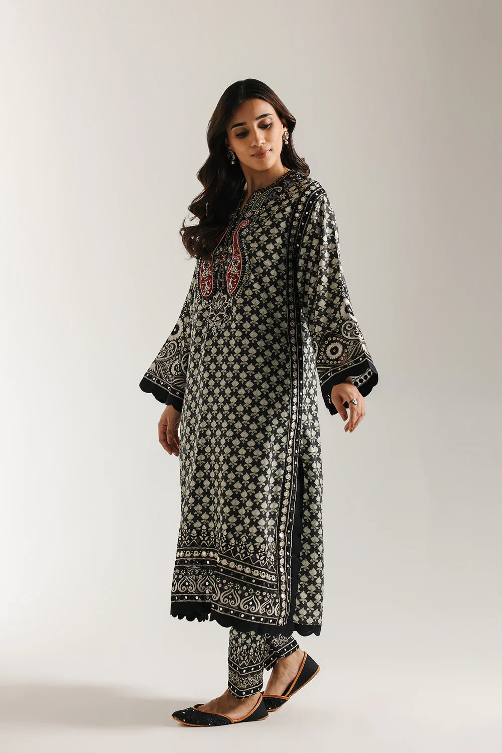 JET BLACK | E3451/103/902 | ROZANA | Ethnc